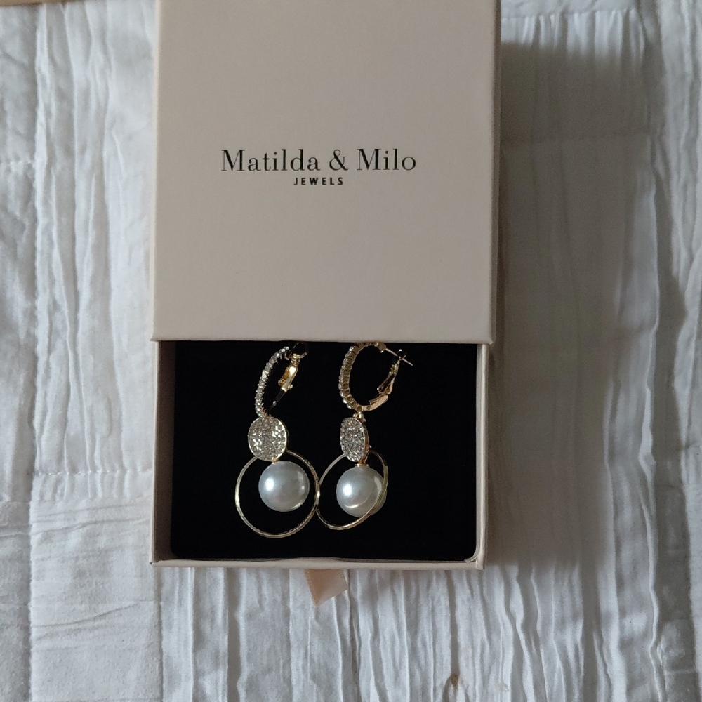 Matilda & Milo Earrings New In Box